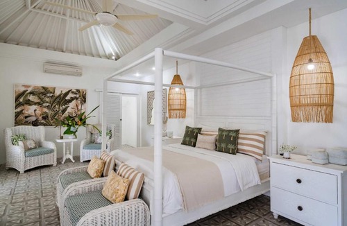 Dyanapura Villa | Luxury 8BR Seminyak Villa Walk to Double Six Beach