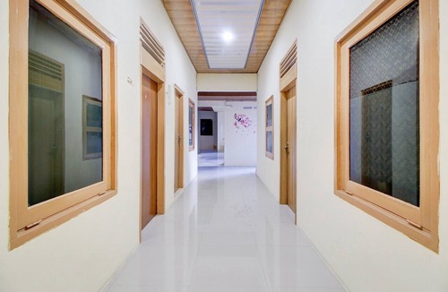 Purwokerto House | Luxury Deluxe DBL Retreat W/Free WiFi and Parking