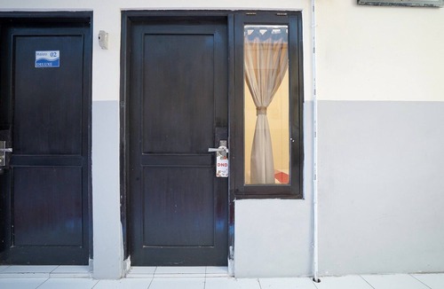 Catur Tunggal House | Luxury Deluxe DBL Retreat W/Free WiFi and Parking