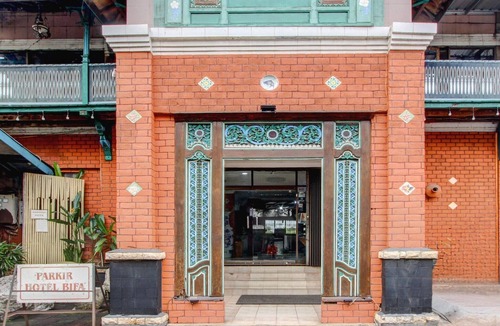 Yogyakarta House | Luxury Deluxe DBL Retreat W/Free WiFi and Parking