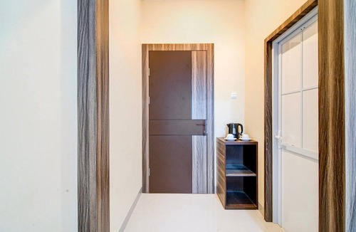 Pekanbaru House | Luxury Deluxe DBL Retreat W/Free WiFi and Parking