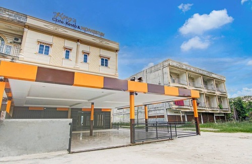 Pekanbaru House | Luxury Deluxe DBL Retreat W/Free WiFi and Parking