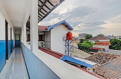 Semarang House | Luxury Deluxe DBL Retreat W/Free WiFi and Parking