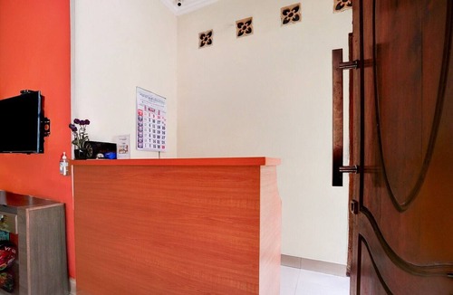Surabaya House | Luxury Deluxe DBL Retreat W/Free WiFi and Parking