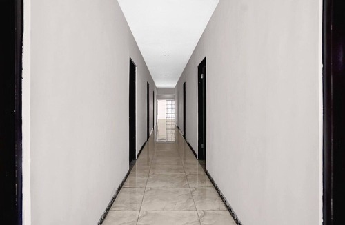 Suko Manunggal House | Luxury Deluxe DBL Retreat W/Free WiFi and Parking