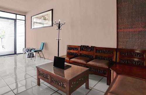 Suko Manunggal House | Luxury Deluxe DBL Retreat W/Free WiFi and Parking