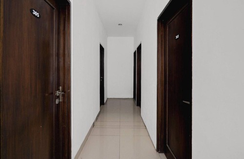 Dago House | Luxury Deluxe DBL Retreat W/Free WiFi and Parking
