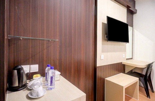 Lubuk Baja House | Luxury Deluxe DBL Retreat W/Free WiFi and Parking