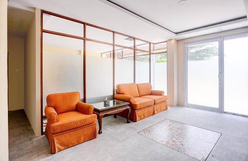 Lubuk Baja House | Luxury Deluxe DBL Retreat W/Free WiFi and Parking