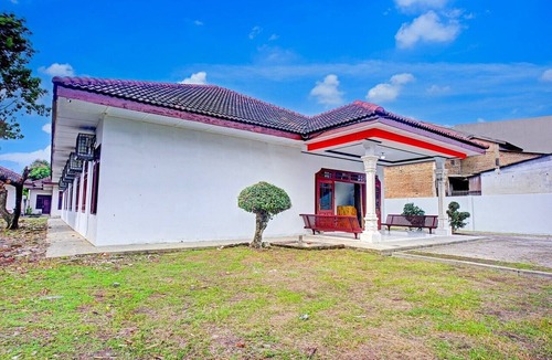 Medan House | Luxury Deluxe DBL Retreat W/Free WiFi and Parking