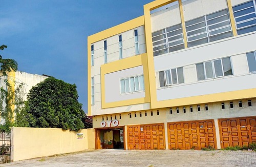 Medan House | Luxury Deluxe DBL Retreat W/Free WiFi and Parking
