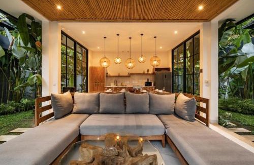 Melayang Villa | Luxury Escape 6 BR Tropical Private Villa CYN