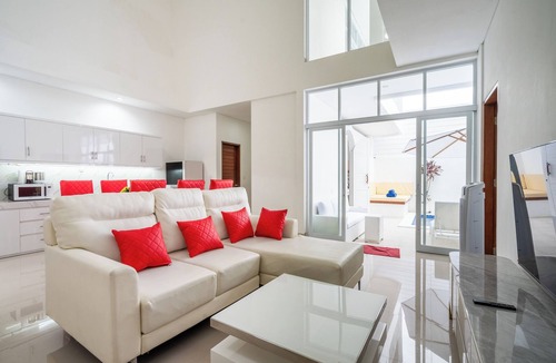 Kerobokan Villa | Luxury minimalist villa The Toy