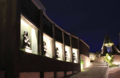 Mumbul Villa | Luxury Tropical Villa in Nusa Dua, Only 15 Mins Drive to Jimbaran Bali