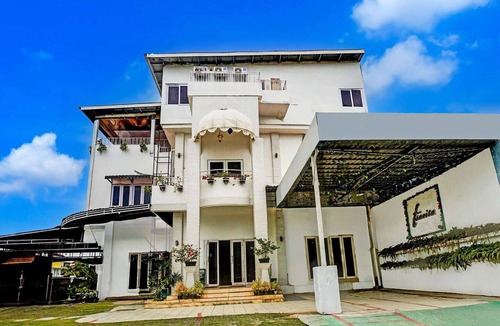 Banda Aceh House | Luxury Twin Stay with Free WiFi and Parking