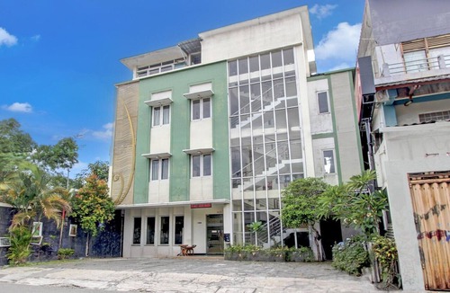 Central Yogyakarta House | Luxury Twin Stay with Free WiFi and Parking
