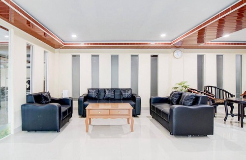 Pekanbaru House | Luxury Twin Stay with Free WiFi and Parking