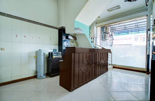 Depok House | Luxury Twin Stay with Free WiFi and Parking