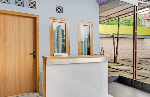 Laweyan House | Luxury Twin Stay with Free WiFi and Parking