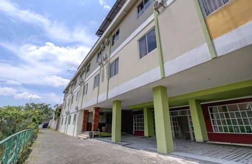 Laweyan House | Luxury Twin Stay with Free WiFi and Parking