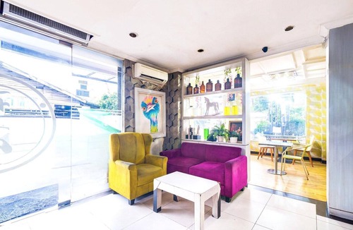 Old Jakarta House | Luxury Twin Stay with Free WiFi and Parking