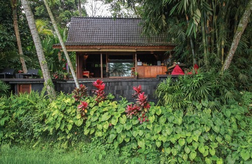 Sambahan Villa | Luxury Villa with Private Pool and Kitchen!