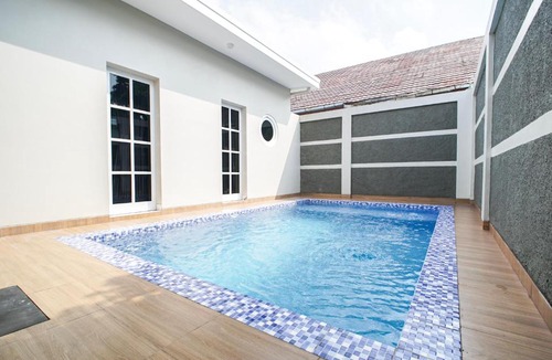 Pogung Lor Villa | M Villa