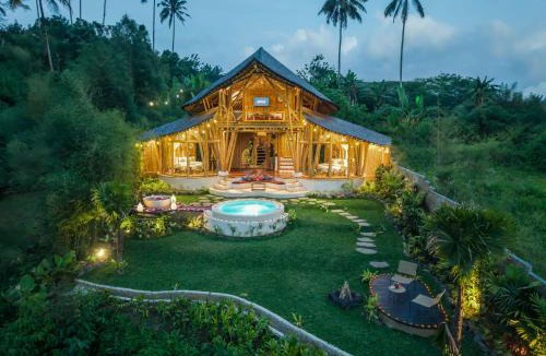 Selat Villa | Magical Bamboo House with Breathtaking view