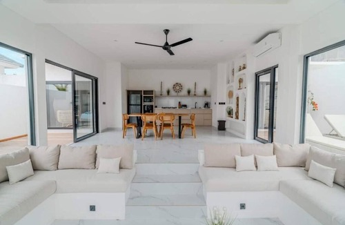 Padonan Villa | Majys3 Villa by Tasvan