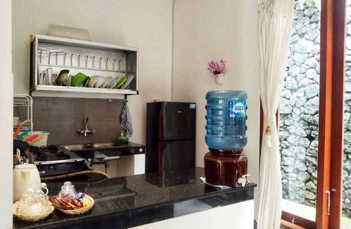 Melayang House | Malathi Private Suite Ubud - Green View Shared Pool