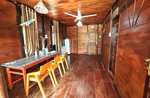 Sipura Island House | Mapaddegat Surf House
