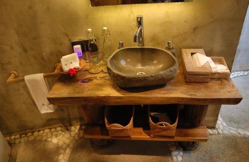 Kenderan House | Marni alas villa ubud