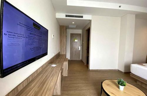 Bekasi Hotel | MaxOneHotels at Kota Harapan Indah-Bekasi