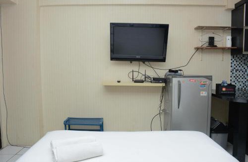 Kebagusan Apartment | Minimalist Studio Room at Kebagusan City Apartment By Travelio
