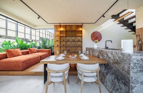 Ubud City-Centre House | Modern 2BR Villa in Ubud w Pool, Patio & Garden