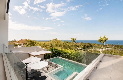 Kampial House | Modern 4 BR Villa Ocean View Nusa Dua