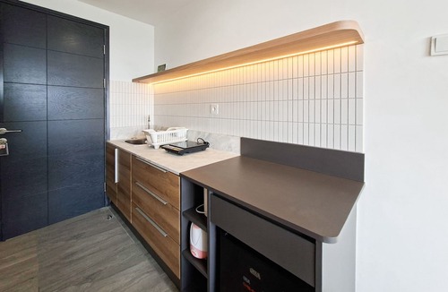 Panunggangan Utara Apartment | Modern Cozy Studio At Apartment Collins Boulevard