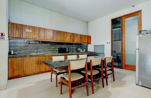 West Cirebon House | Modern Deluxe Double in Cirebon