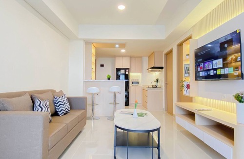Cikarang Apartment | Modern Versatile 3Br At Meikarta District 2 Apartment