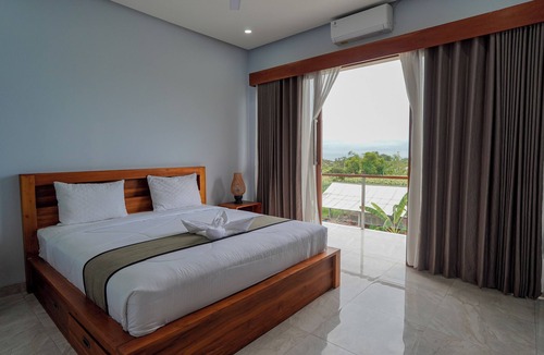 Banjarangkan House | Mona Bali Guest House Experience luxury in the heart of Bali’s serene