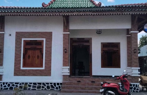Ngaglik House | Naufal Homesty, full rumah set klasik minimalis