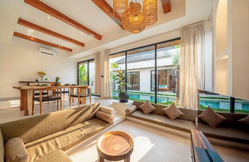 Umalas Villa | New Designer 2BR Villa+Huge Pool+Central Location