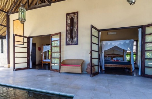 Dencarik Villa | New for rent: Gorgeous Beachfront Pool Villa with staff, Lovina