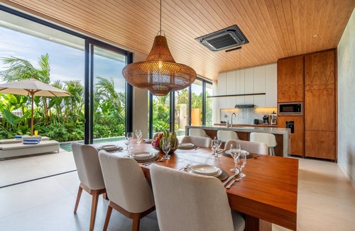 Umalas Villa | New Luxury 7BR Ricefield View Estate | Berawa Beach