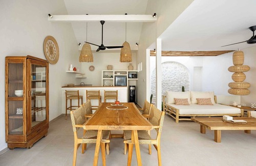 Sunset Road Villa | NEW Quiet 2BR Mertanadi Seminyak \ Pool \ Parking