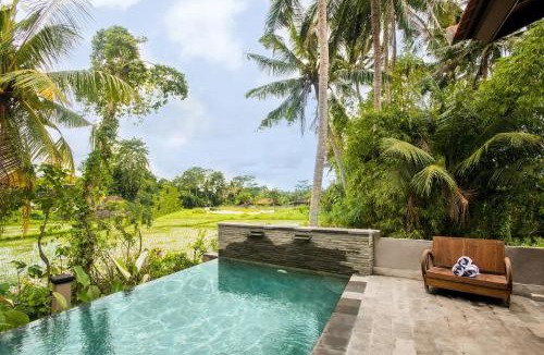 Pengosekan Villa | New villa at the edge of rice field & free scooter