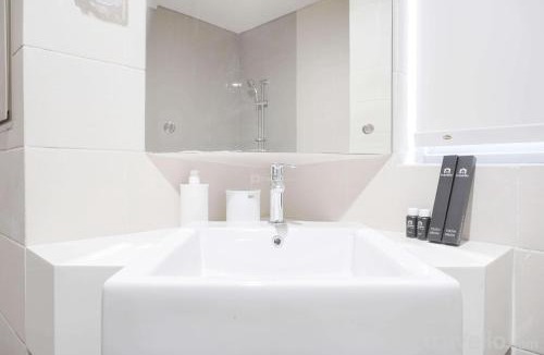 Ragunan Apartment | Nice and Comfort 2BR at Pejaten Park Apartment By Travelio