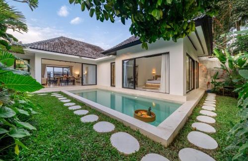 Melayang Villa | Niki - Temple Views Villa with Workspace&Garden