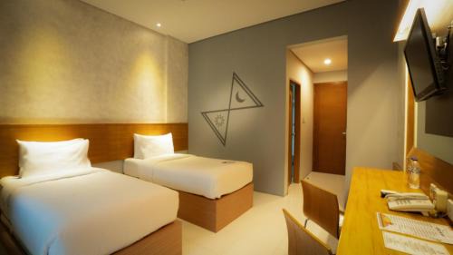Megamendung Hotel | Nite & Day MDC Puncak - Gadog