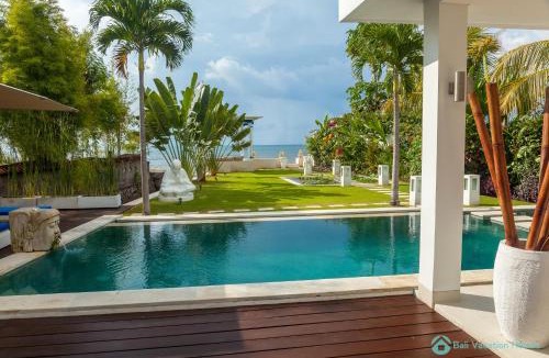 Dencarik Villa | Ocean Beachfront Luxury Design Villa @ Lovina - Villa Ibiza Bali
